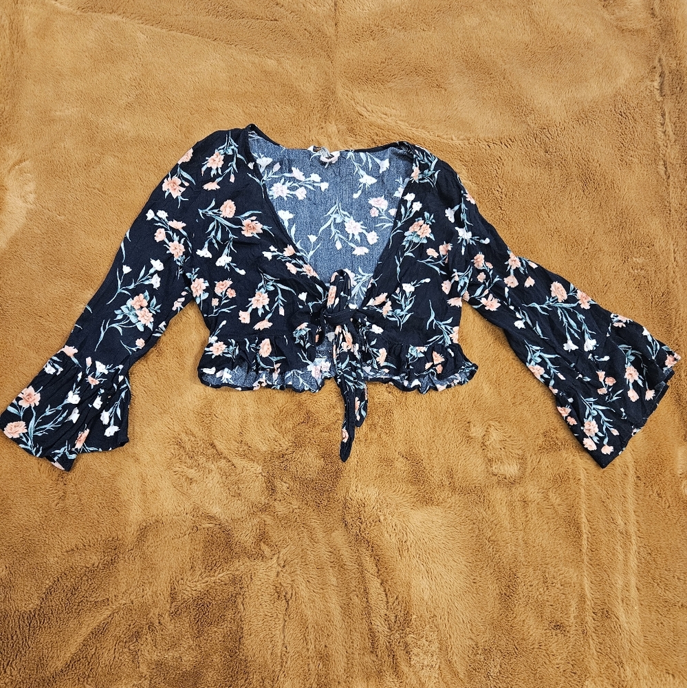American Eagle Floral tie-up top - Picture 4 of 8